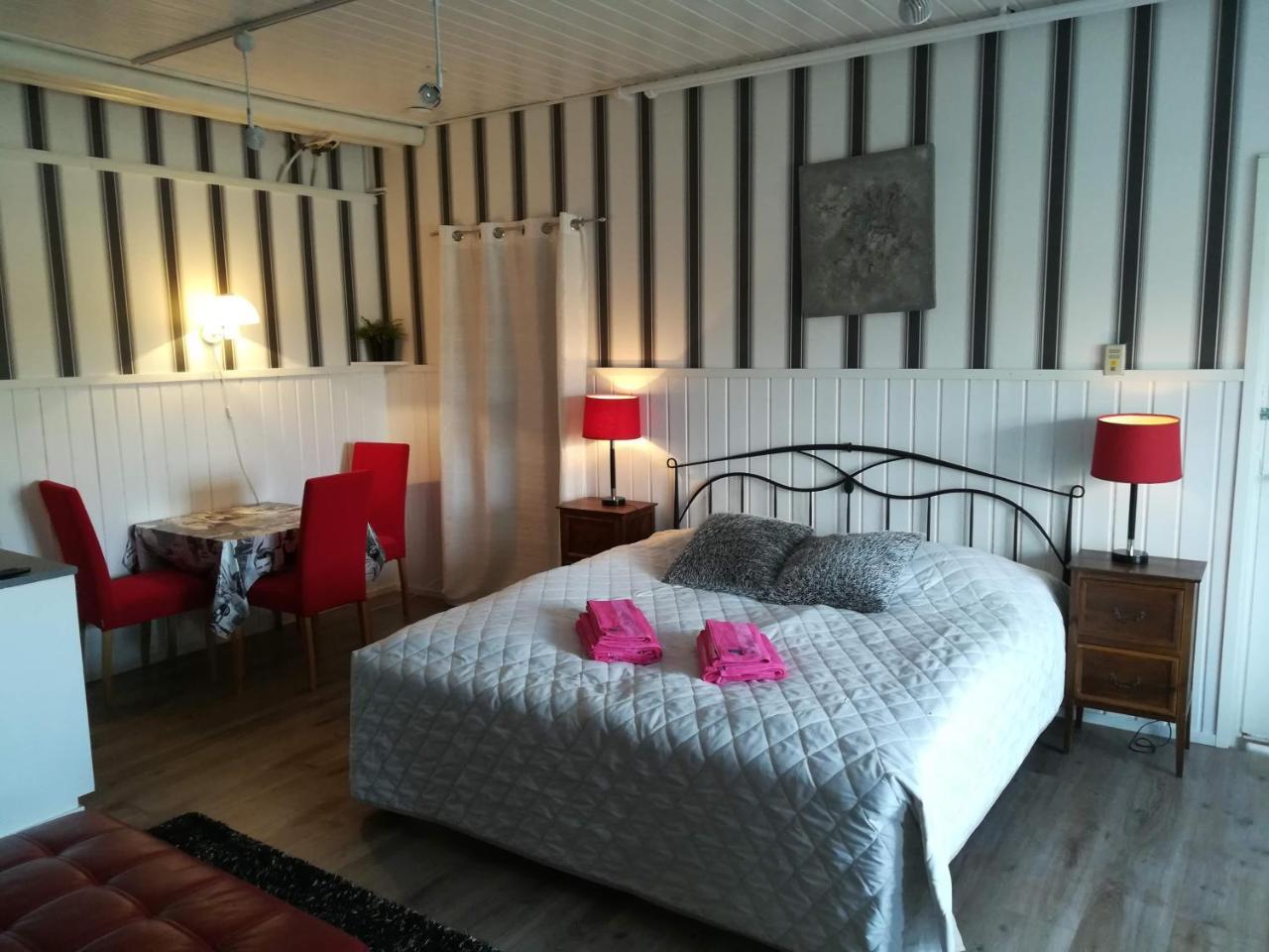 Hotelli Huiskankorpi Boutique Hotel Nivala Kültér fotó